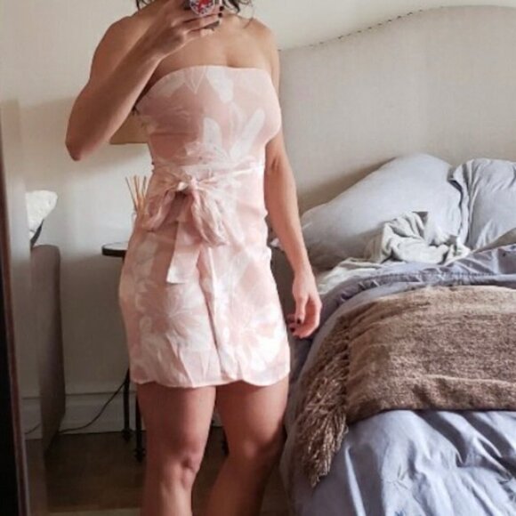 Superdown Floral Pale Pink Strapless Faux Wrap mini Dress Size XS - Picture 2 of 11